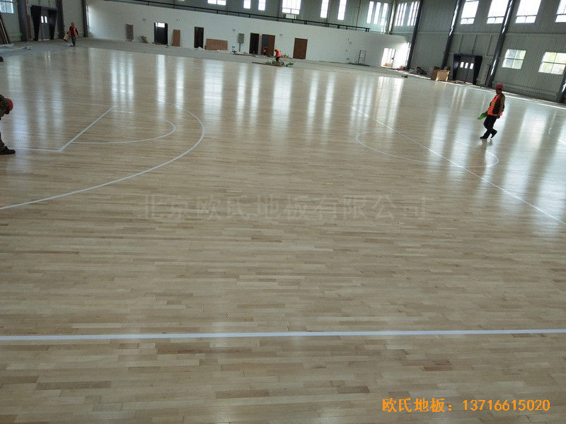 江蘇新能源科技公司籃球館運動地板鋪設案例5