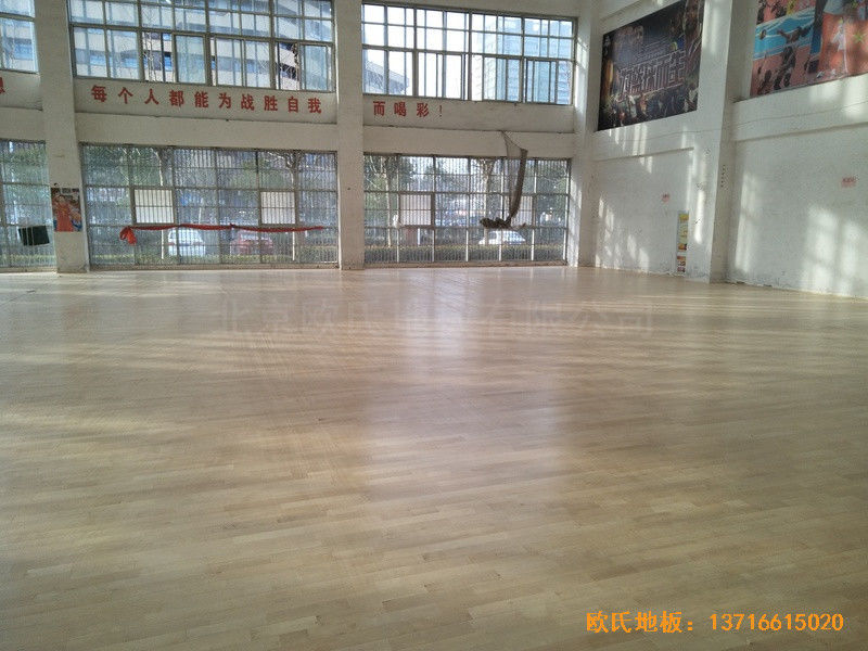 江蘇沭陽如東實(shí)驗(yàn)學(xué)校運(yùn)動館體育地板鋪設(shè)案例5